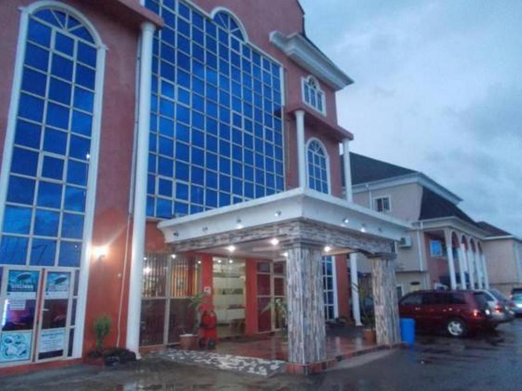Newton Hotels Limited Оверри Экстерьер фото
